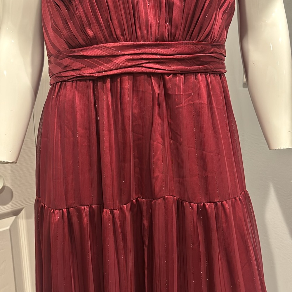 NWOT Mac Duggal burgundy tiered halter gown - Picture 6 of 16